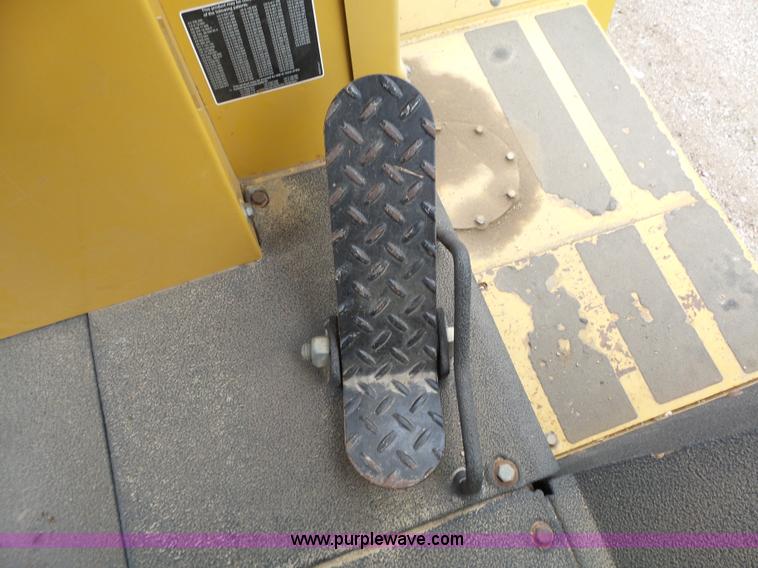 image for item L6330 2006 Vermeer RT1250 trencher