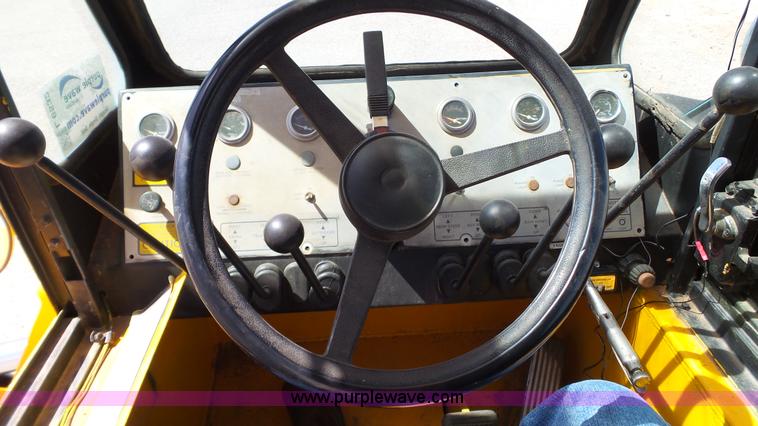 image for item L6532 Grove RT-58B crane