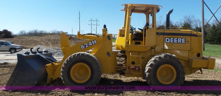 image for item L7209 1999 John Deere 624H wheel loader