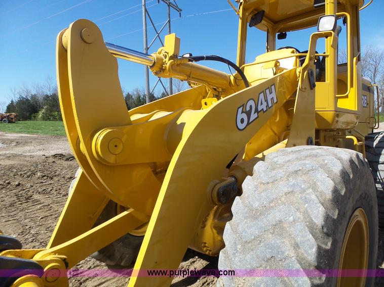 image for item L7209 1999 John Deere 624H wheel loader