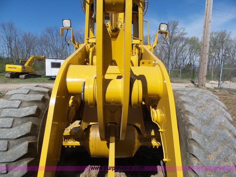 image for item L7209 1999 John Deere 624H wheel loader