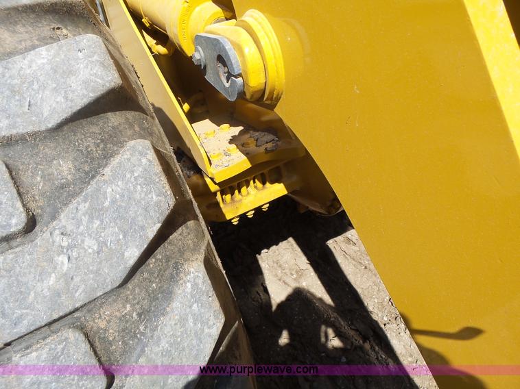 image for item L7209 1999 John Deere 624H wheel loader