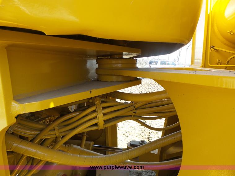 image for item L7209 1999 John Deere 624H wheel loader