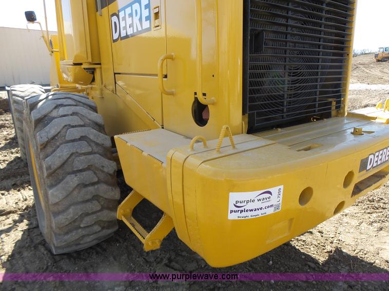 image for item L7209 1999 John Deere 624H wheel loader