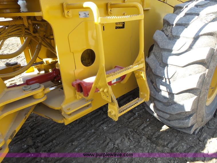 image for item L7209 1999 John Deere 624H wheel loader