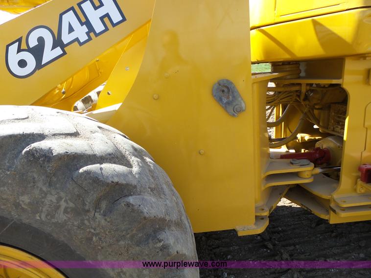image for item L7209 1999 John Deere 624H wheel loader