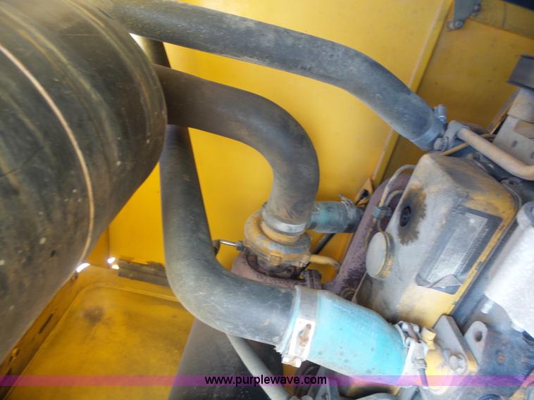 image for item L7209 1999 John Deere 624H wheel loader