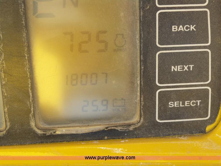 image for item L7209 1999 John Deere 624H wheel loader