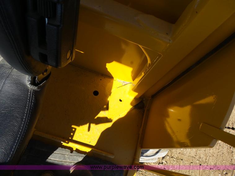 image for item L7209 1999 John Deere 624H wheel loader