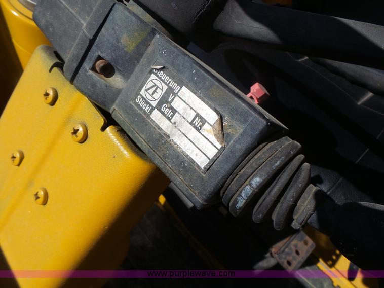 image for item L7209 1999 John Deere 624H wheel loader