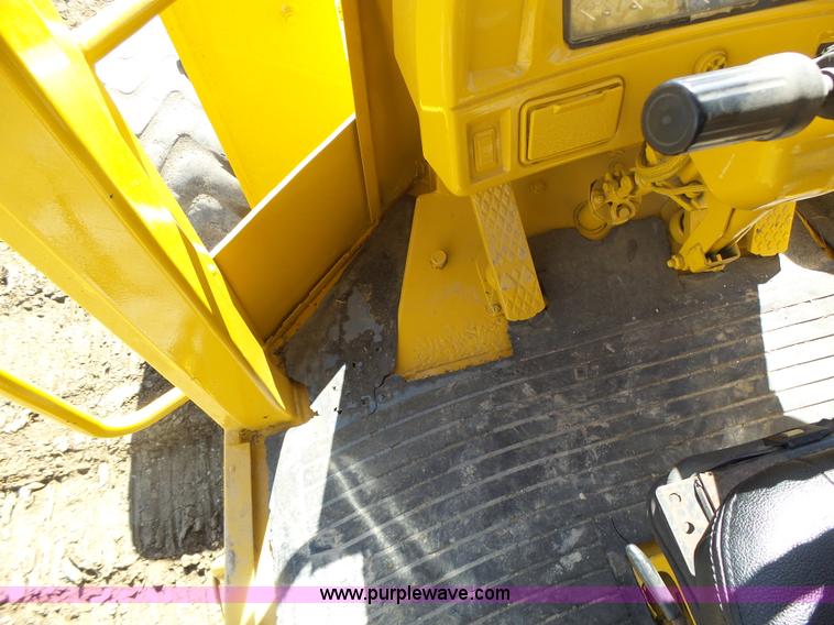 image for item L7209 1999 John Deere 624H wheel loader