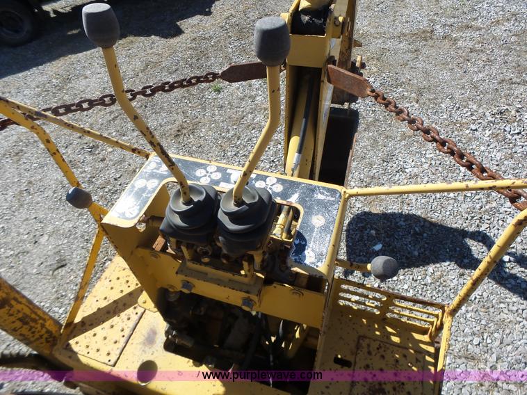 image for item L7216 Vermeer V4150 trencher