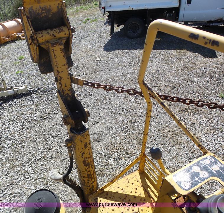 image for item L7216 Vermeer V4150 trencher