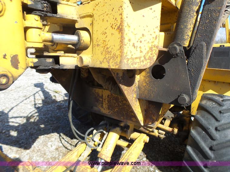 image for item L7216 Vermeer V4150 trencher