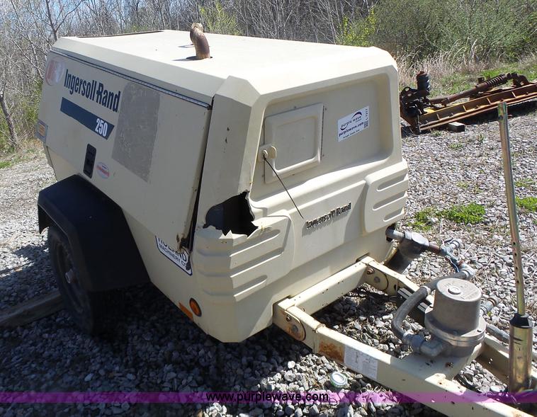 image for item L7217 2004 Ingersoll Rand 250 air compressor