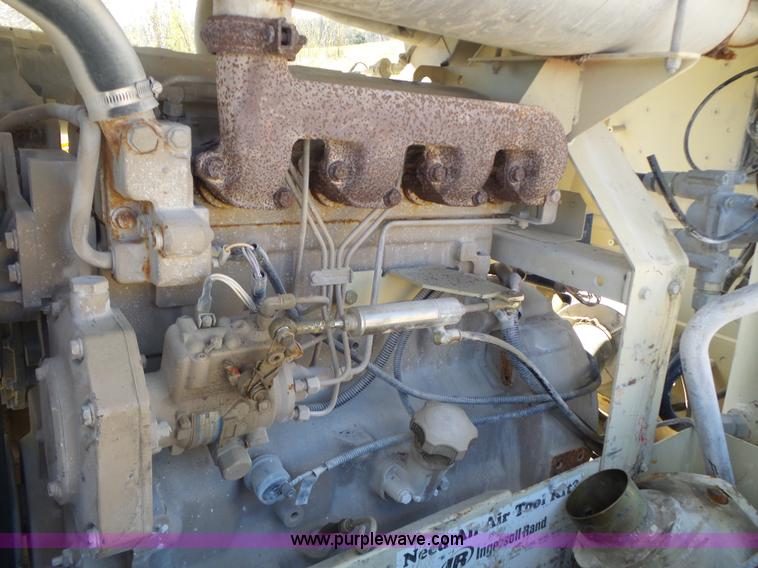 image for item L7217 2004 Ingersoll Rand 250 air compressor