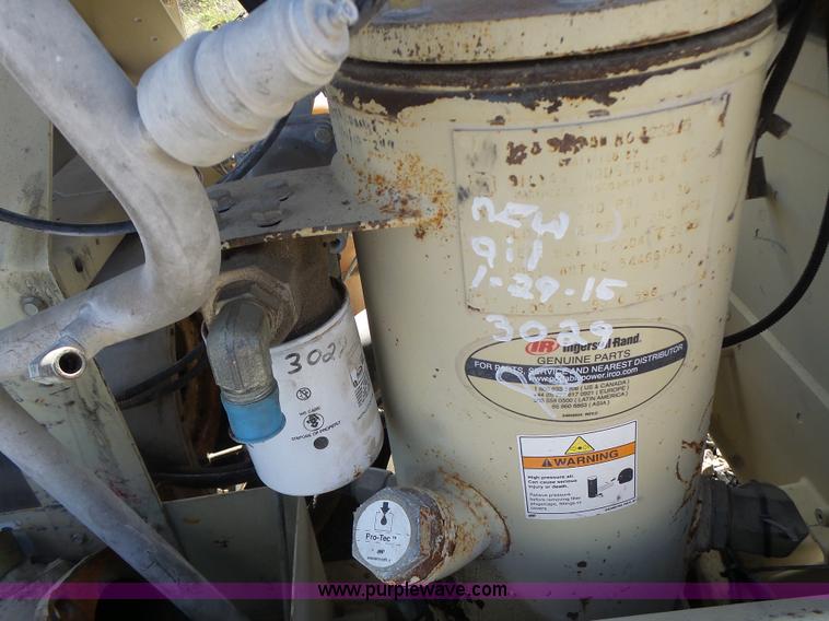 image for item L7217 2004 Ingersoll Rand 250 air compressor