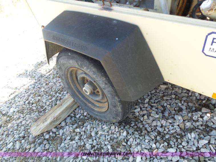 image for item L7217 2004 Ingersoll Rand 250 air compressor