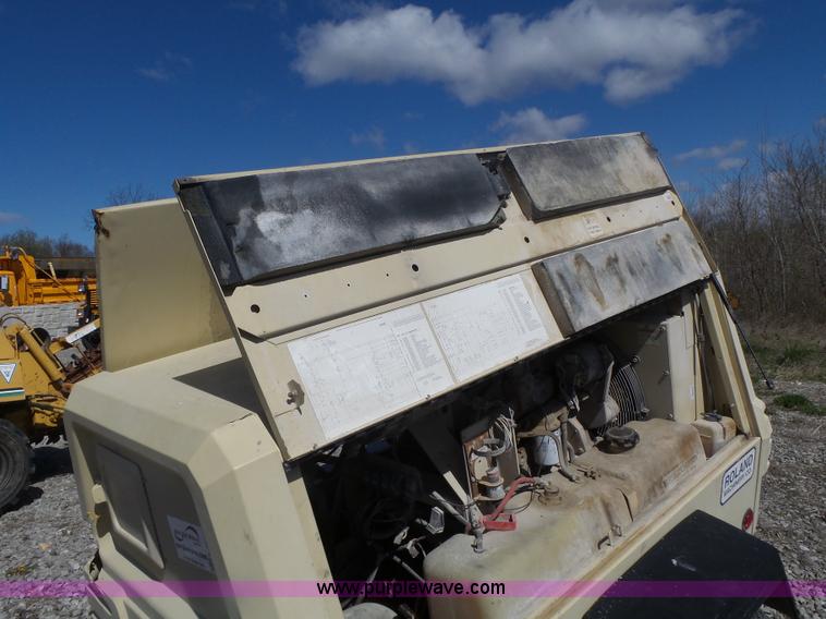 image for item L7217 2004 Ingersoll Rand 250 air compressor