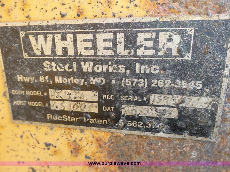 image for item L7219 2006 International 7400 dump truck