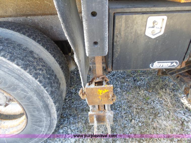 image for item L7219 2006 International 7400 dump truck