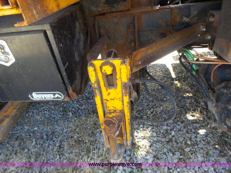 image for item L7219 2006 International 7400 dump truck