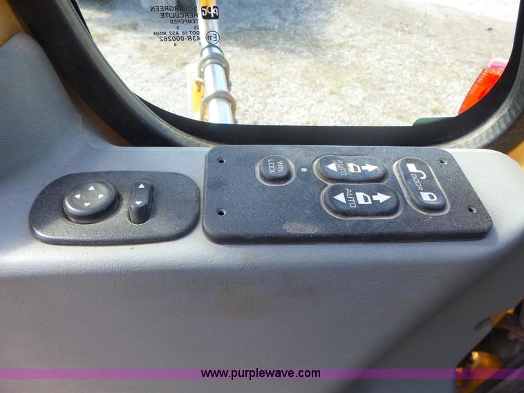 image for item L7219 2006 International 7400 dump truck