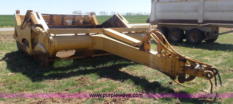 image for item L7485 John Deere 1810E scraper