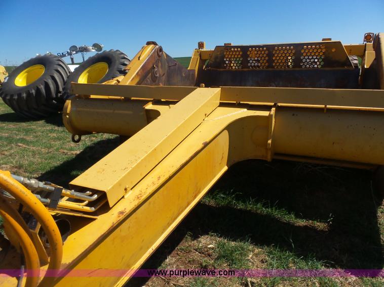 image for item L7485 John Deere 1810E scraper