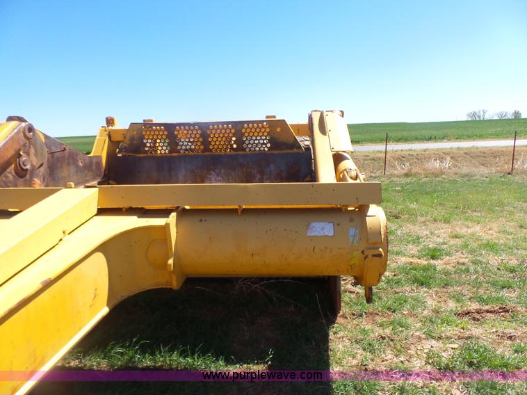 image for item L7485 John Deere 1810E scraper
