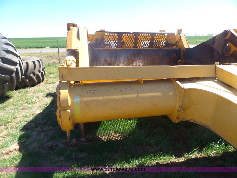 image for item L7485 John Deere 1810E scraper
