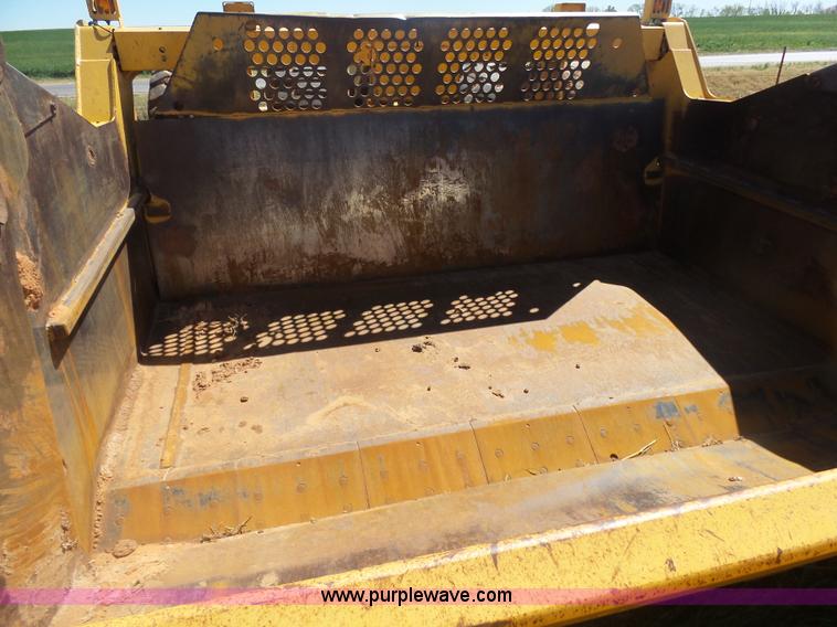 image for item L7485 John Deere 1810E scraper