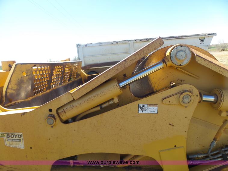 image for item L7485 John Deere 1810E scraper