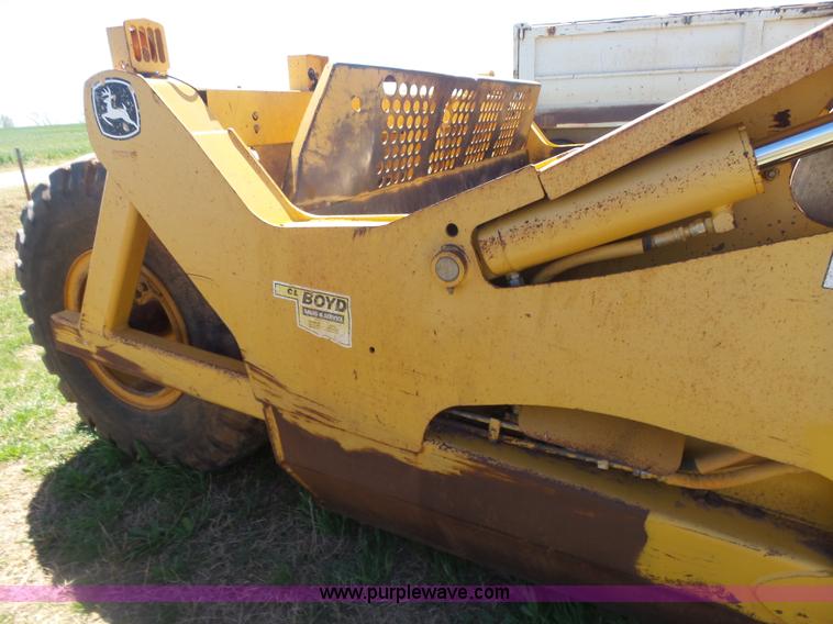 image for item L7485 John Deere 1810E scraper