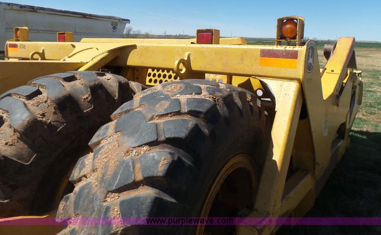 image for item L7485 John Deere 1810E scraper