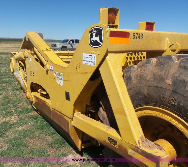image for item L7485 John Deere 1810E scraper