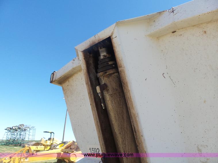 image for item L7486 1997 Hilbilt HD-37 end dump trailer