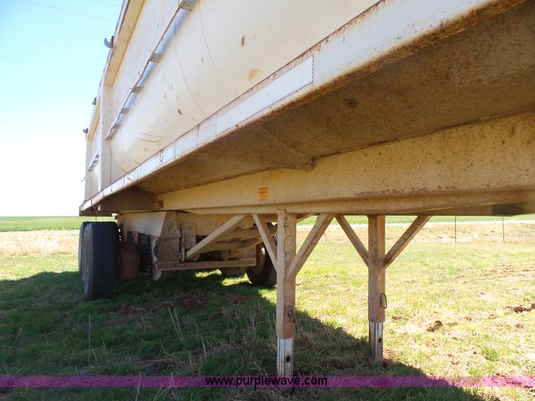 image for item L7486 1997 Hilbilt HD-37 end dump trailer