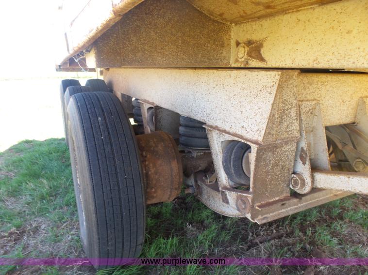 image for item L7486 1997 Hilbilt HD-37 end dump trailer