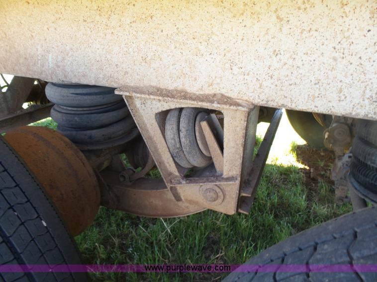 image for item L7486 1997 Hilbilt HD-37 end dump trailer