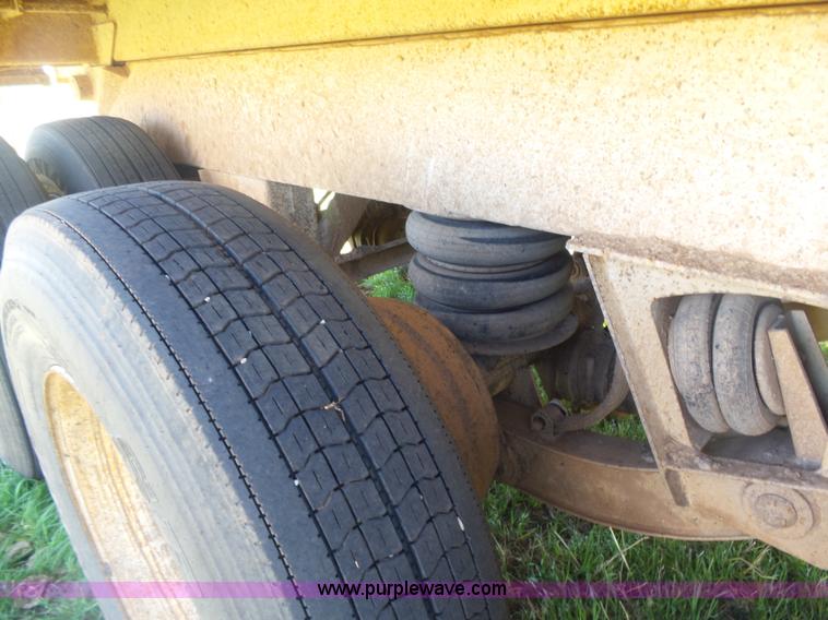 image for item L7486 1997 Hilbilt HD-37 end dump trailer