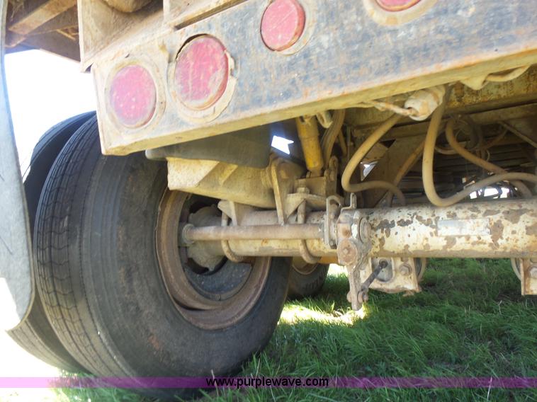 image for item L7486 1997 Hilbilt HD-37 end dump trailer