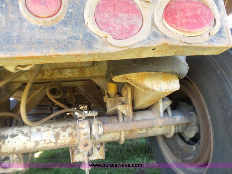 image for item L7486 1997 Hilbilt HD-37 end dump trailer