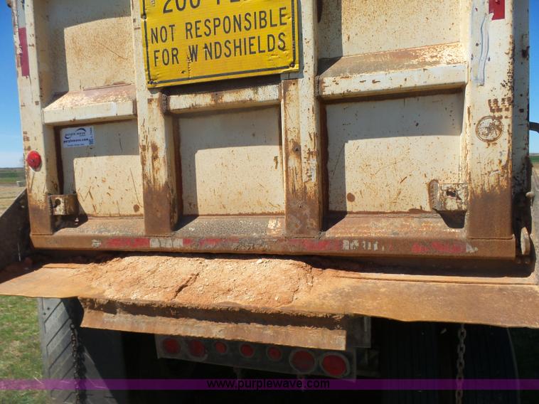 image for item L7486 1997 Hilbilt HD-37 end dump trailer