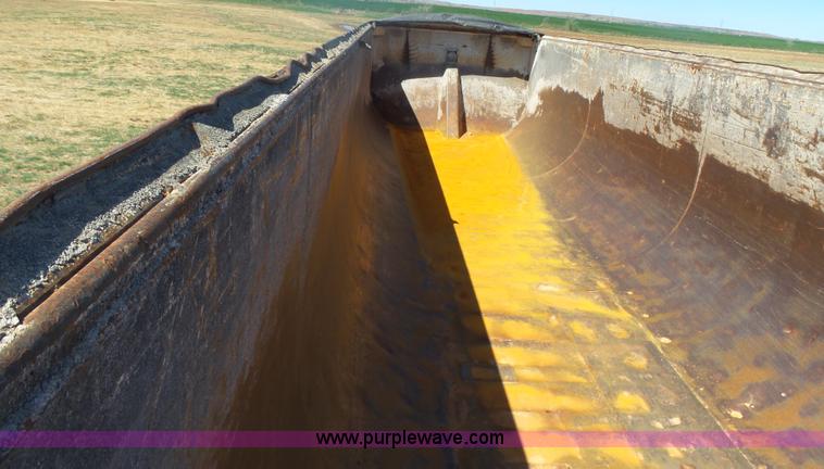 image for item L7486 1997 Hilbilt HD-37 end dump trailer