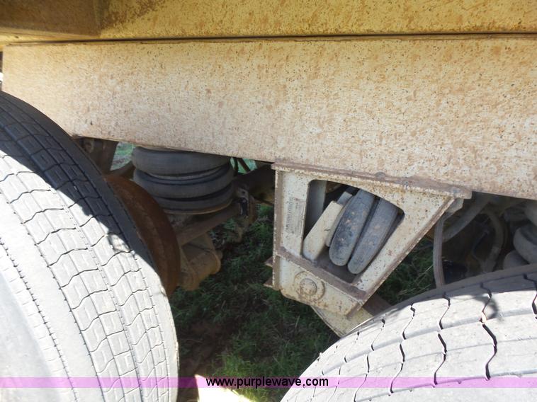 image for item L7486 1997 Hilbilt HD-37 end dump trailer