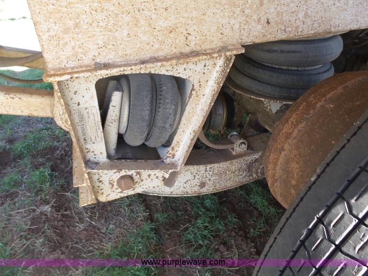 image for item L7486 1997 Hilbilt HD-37 end dump trailer