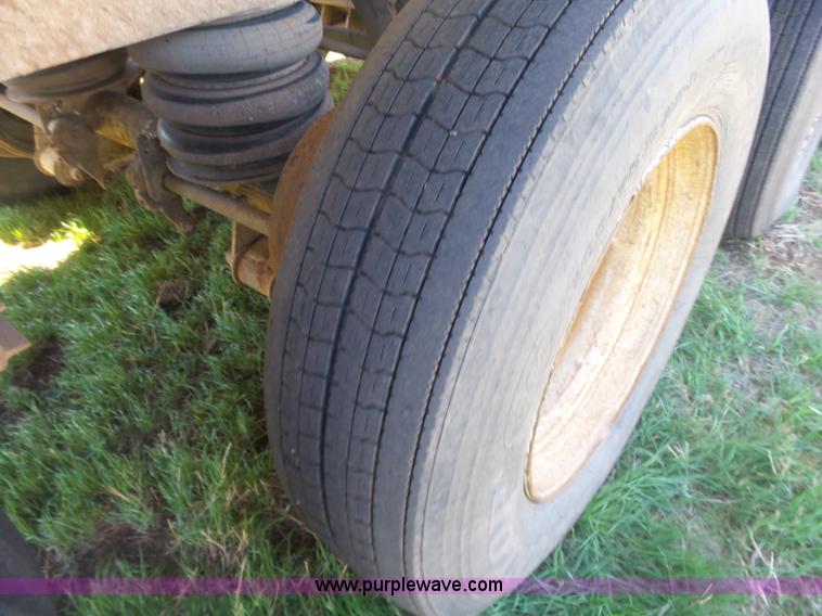 image for item L7486 1997 Hilbilt HD-37 end dump trailer