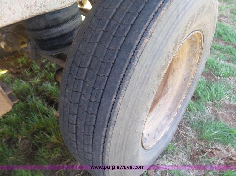 image for item L7486 1997 Hilbilt HD-37 end dump trailer