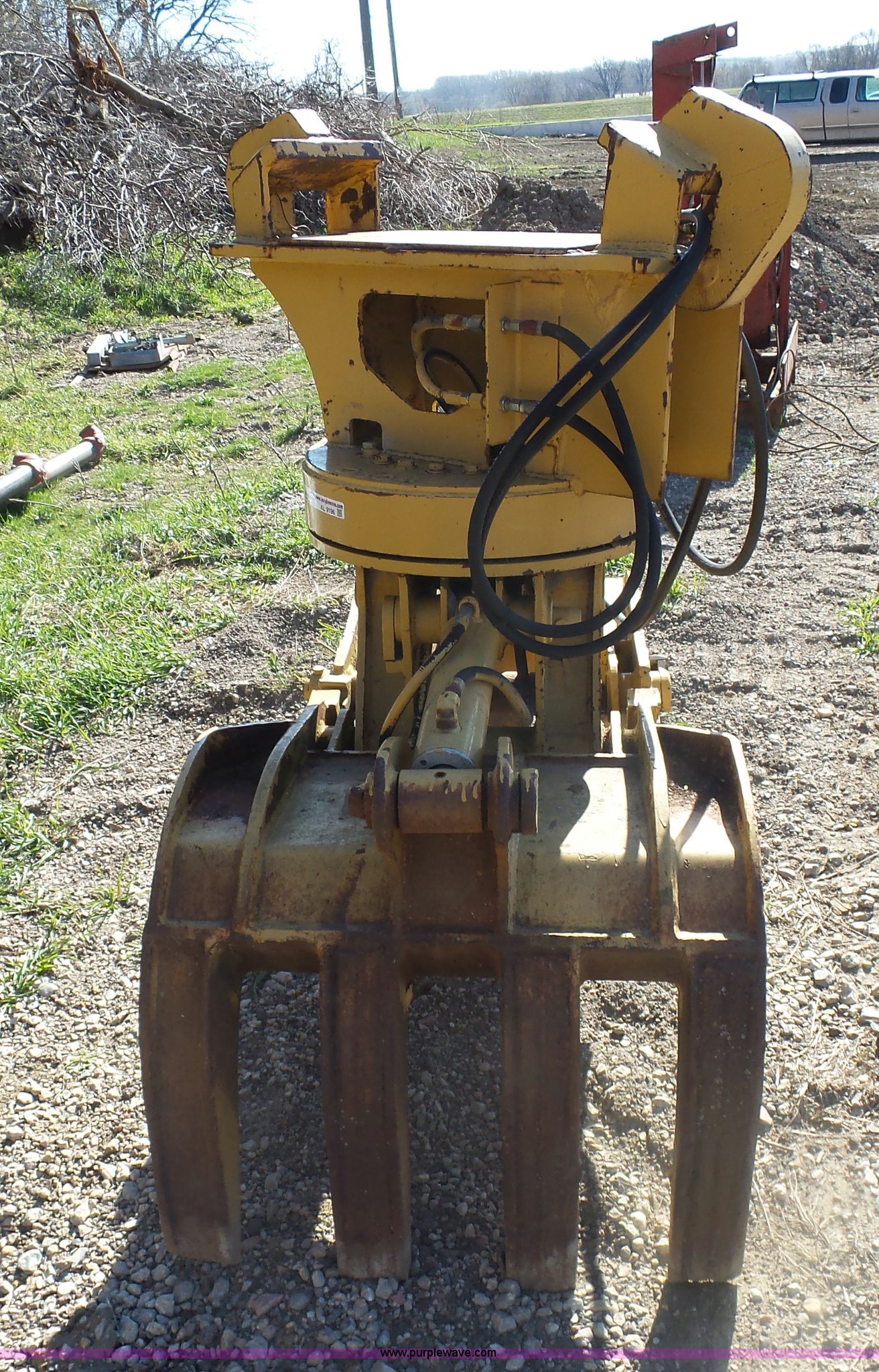 Excavator grapple in Jefferson, SD Item AL9196 sold Purple Wave